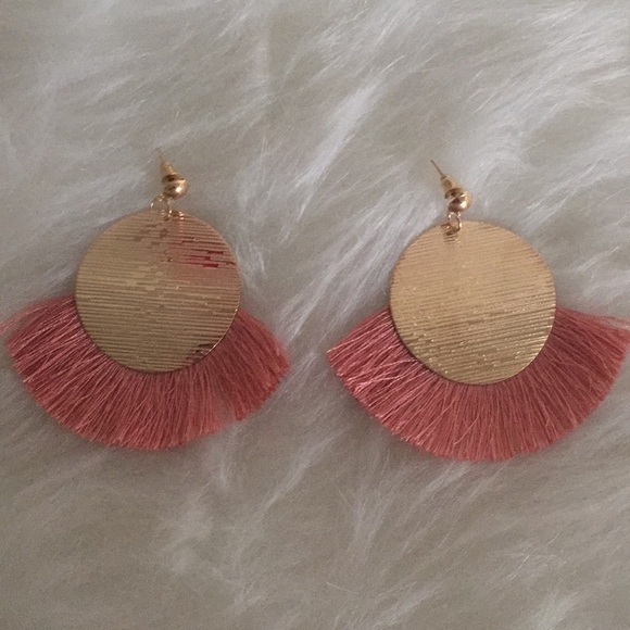 🌹Palm Beach Boho Rose Pink Fringe Earrings - Picture 2 of 5